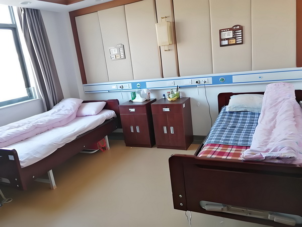 「女性互助」大潮中，为什么《花漾》要呈现女性关系中的「毒性」成分？